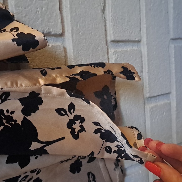 Worthington Stretch Tan/Black Satiny Soft Button-Up Tunic. Size Medium NWOT - Picture 7 of 10